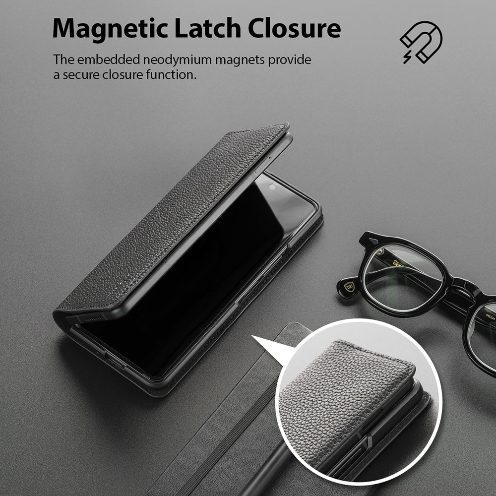 Magnetic latch closure