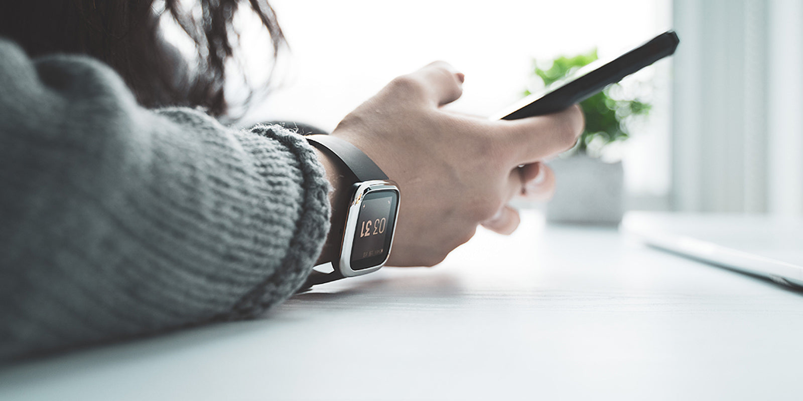 fitbit versa 2 smart watch ringke bezel styling in use image