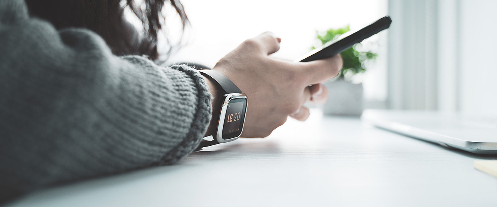 fitbit versa 2 smart watch ringke bezel styling in use image